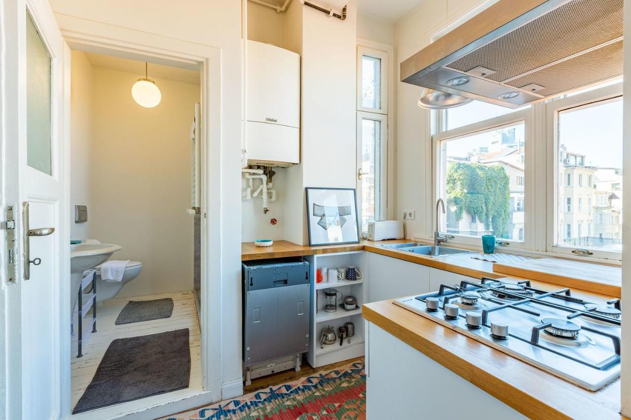 Eclectic Near Galata Tower In Beyoglu *
