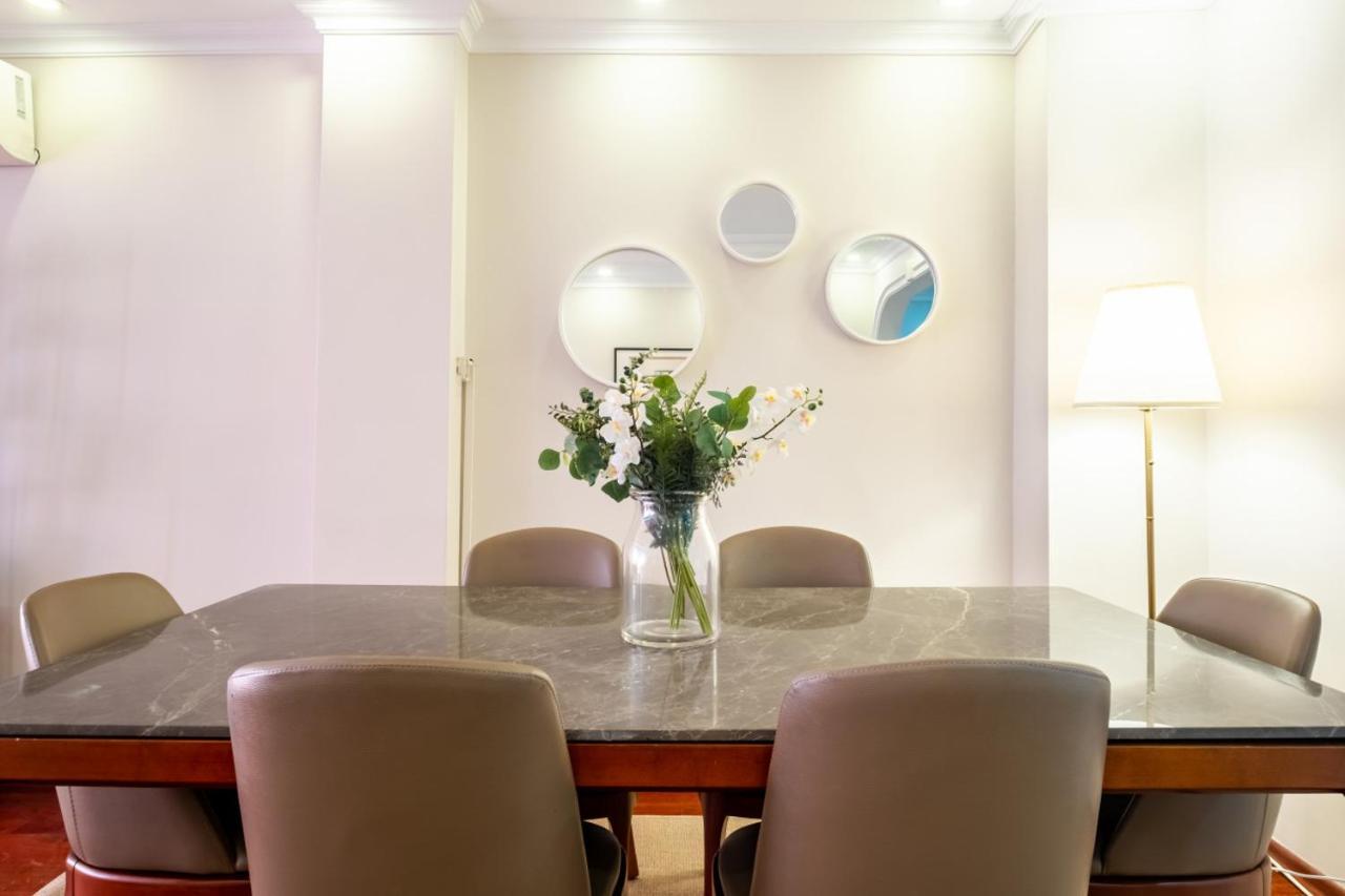 Chic Flat With Balcony Near Moda Shore Istanbul
