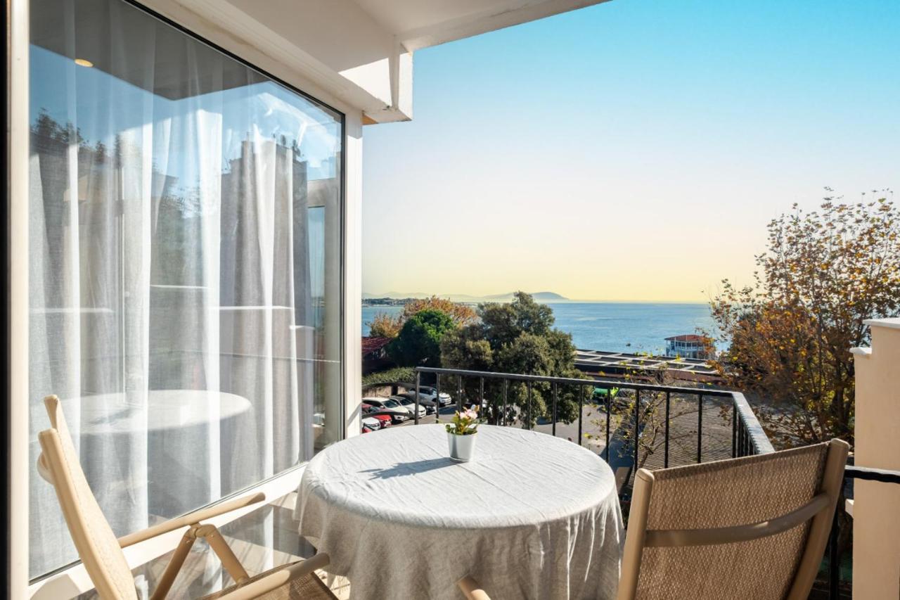 Chic Flat With Balcony Near Moda Shore Apartment *
