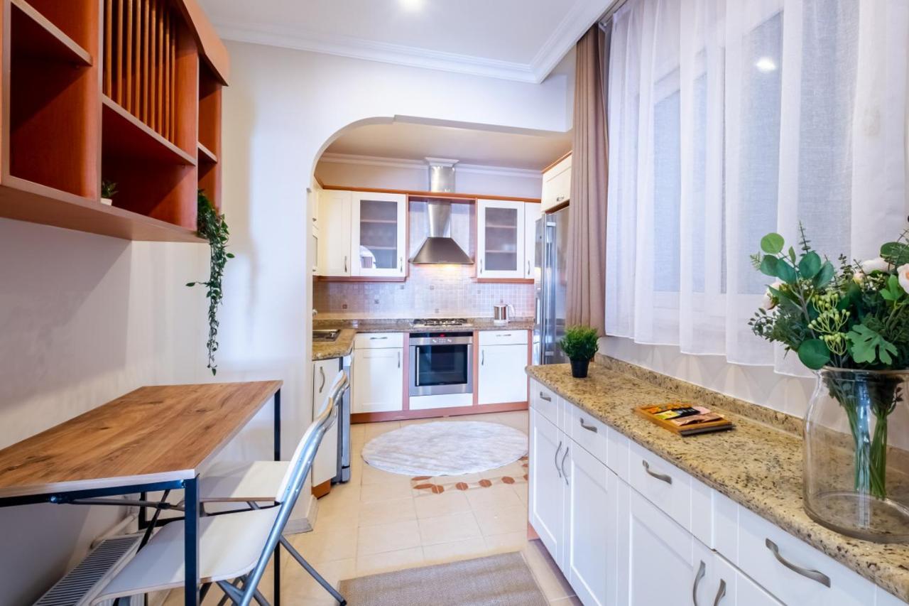 Chic Flat With Balcony Near Moda Shore *