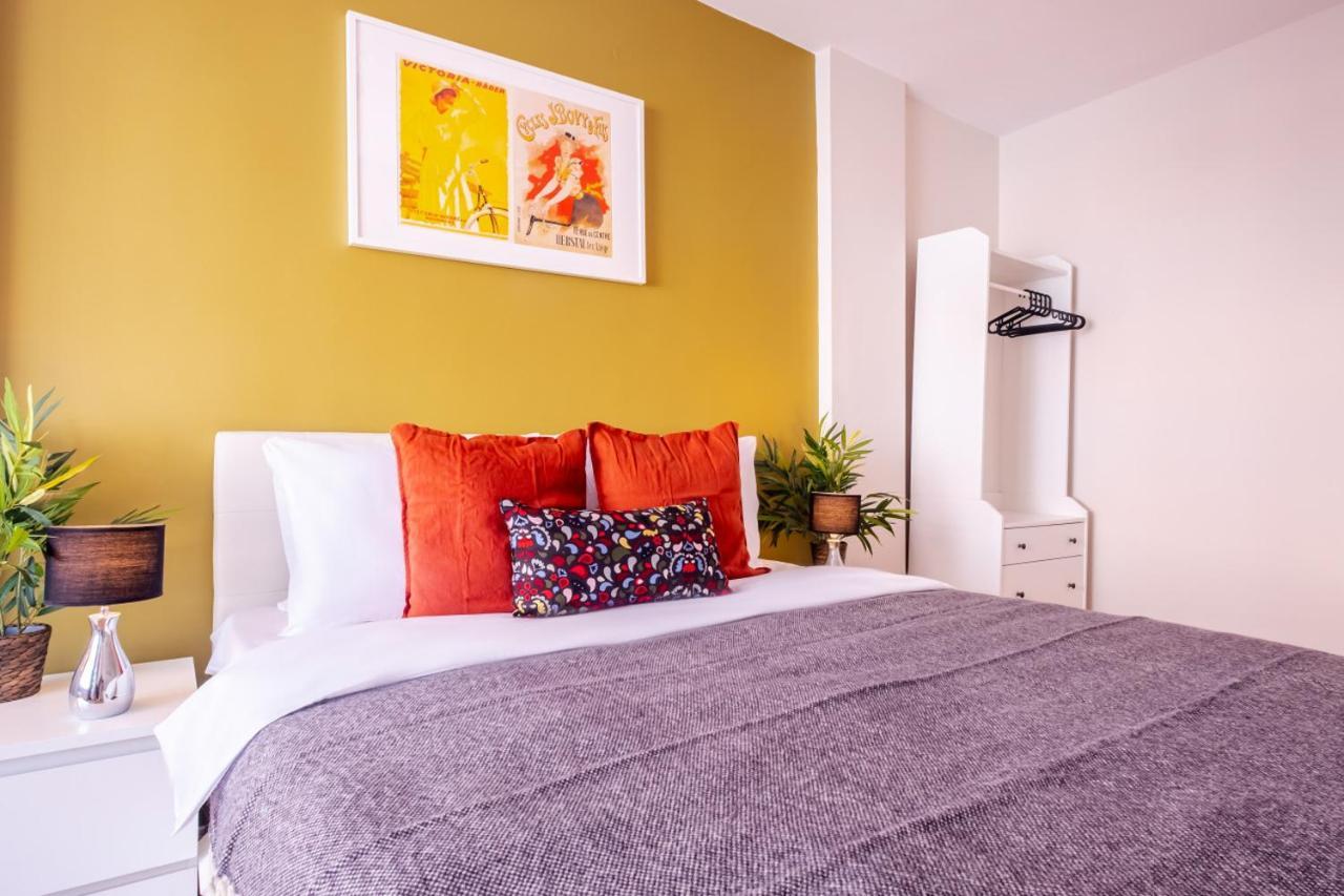 Chic Flat With Balcony Near Moda Shore Apartment Istanbul