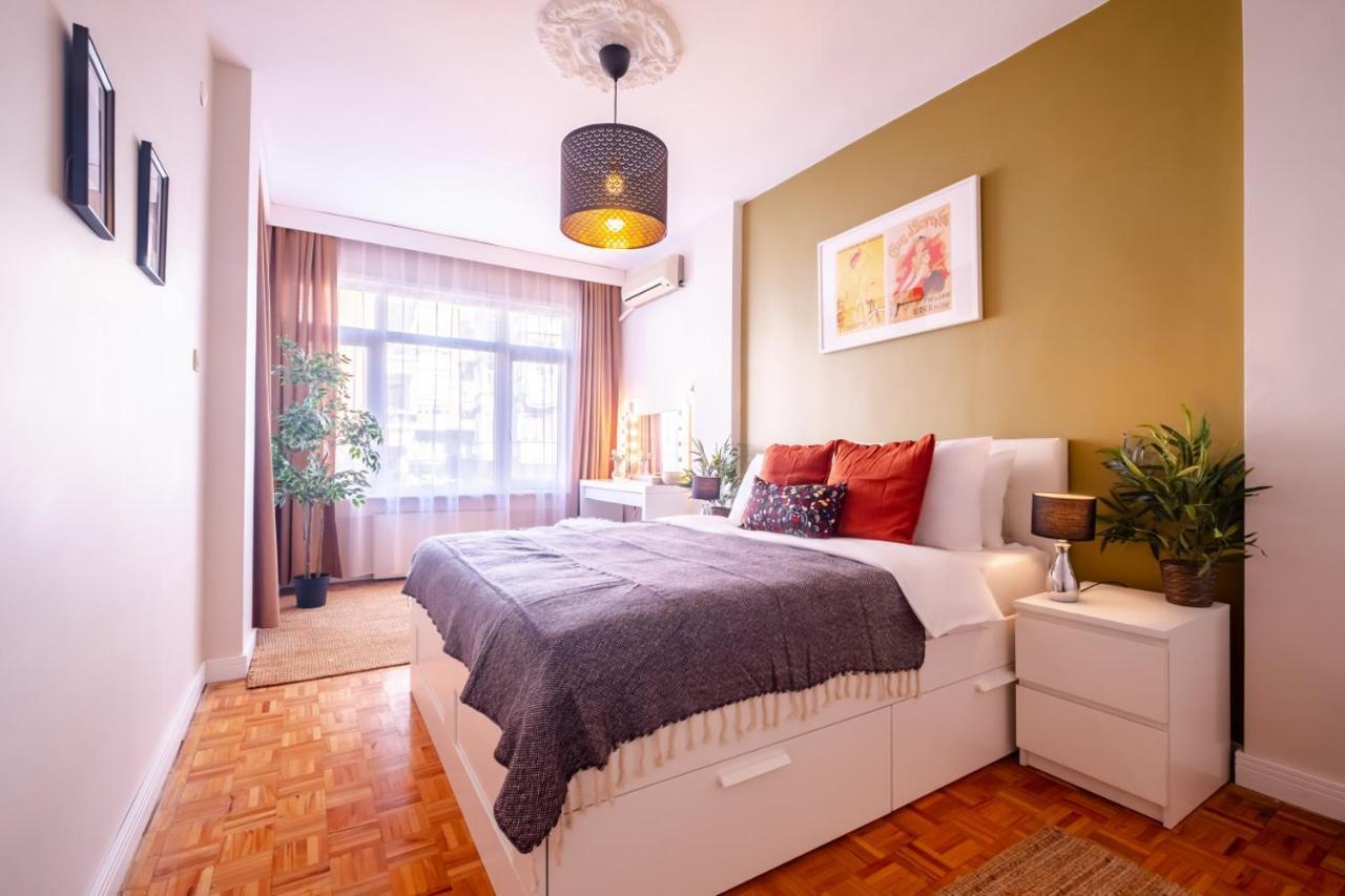 Chic Flat With Balcony Near Moda Shore Apartment Istanbul