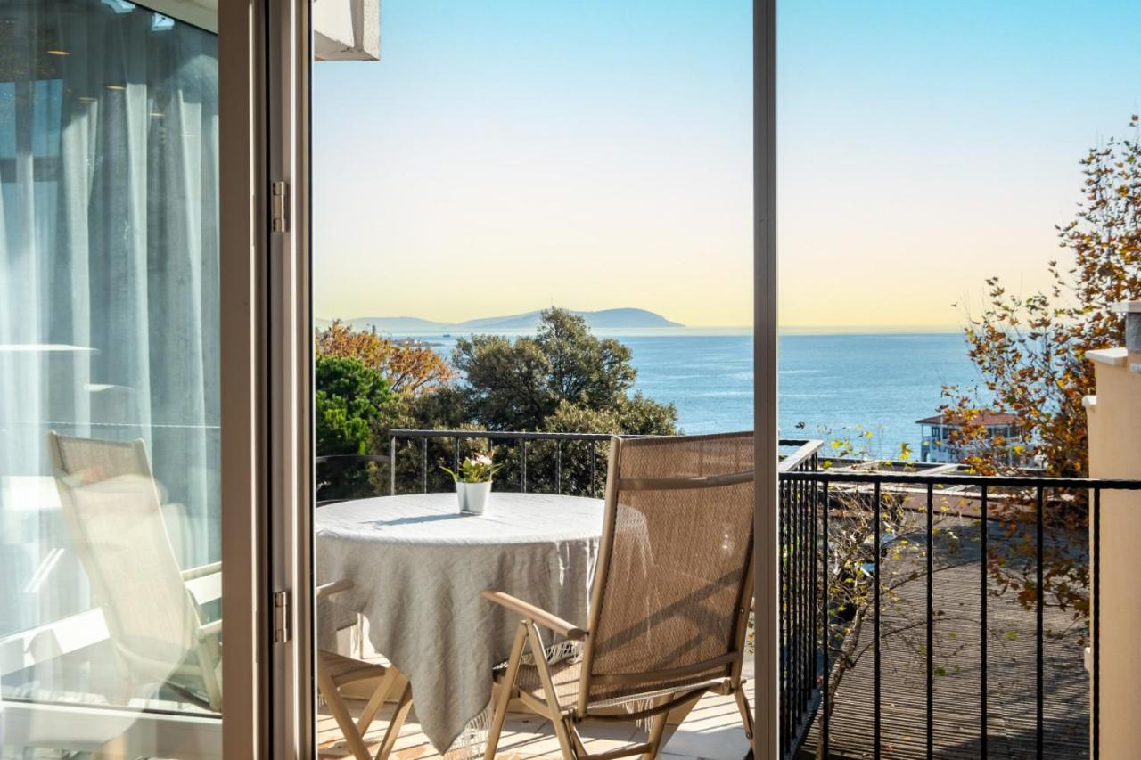 Chic Flat With Balcony Near Moda Shore