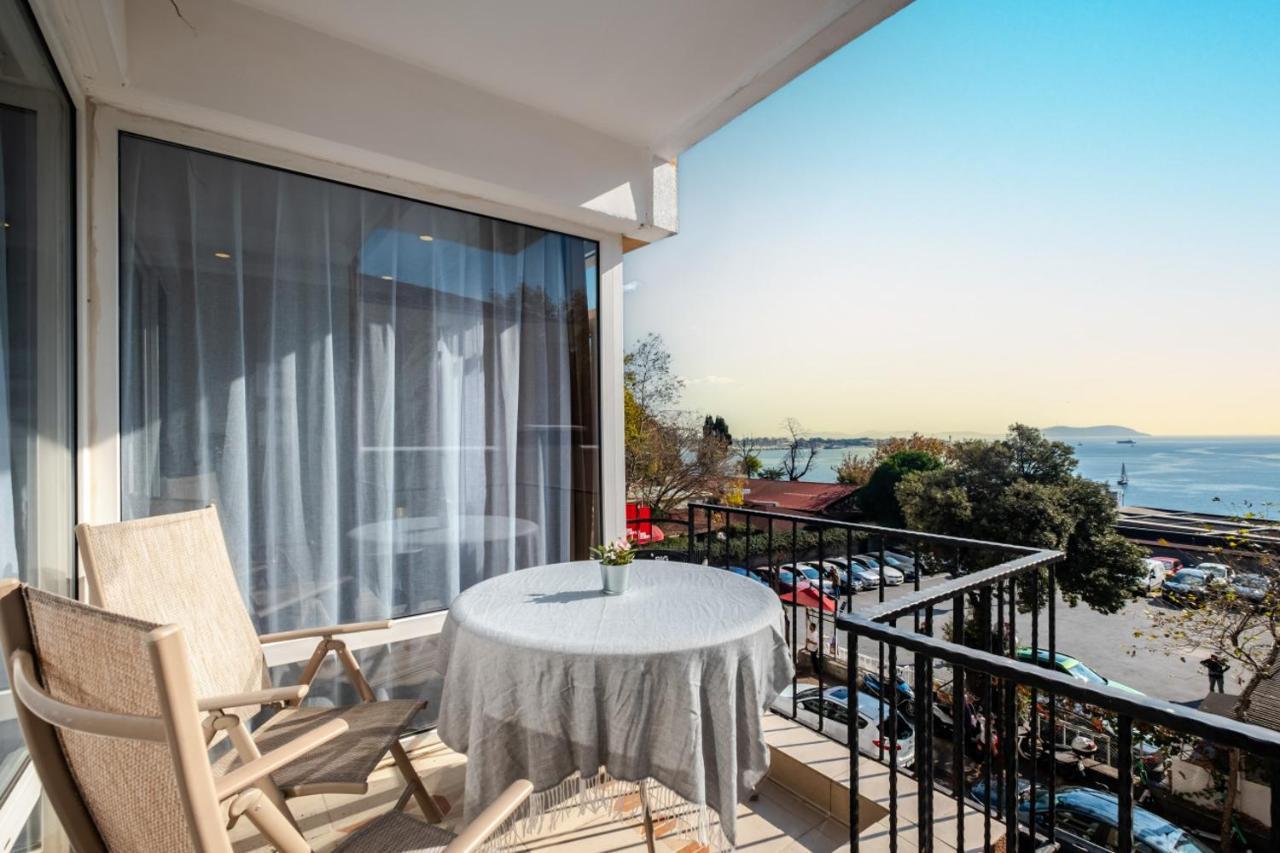 Chic Flat With Balcony Near Moda Shore
