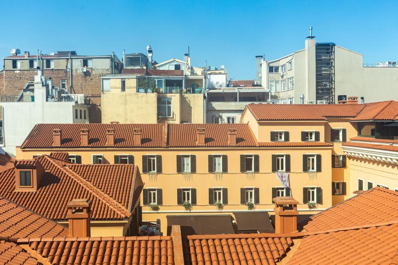 Eclectic Near Galata Tower In Beyoglu *