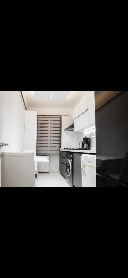 Apartment Right Next To The Cevahirshopping Center