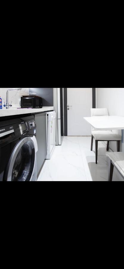 Apartment Right Next To The Cevahirshopping Center *