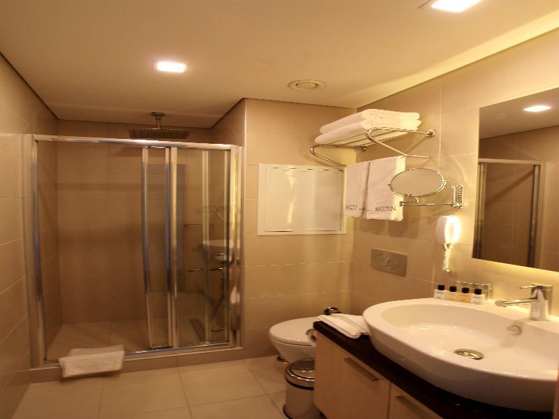 Molton Monapart Mecidiyekoy Hotel