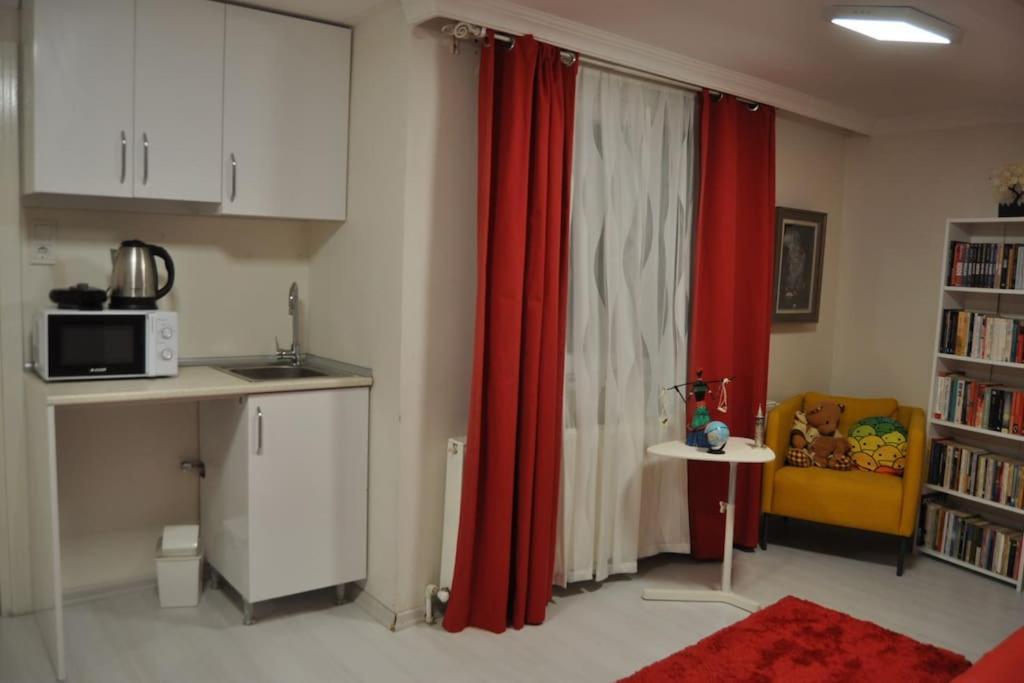 Apartment Deniz Manzarasi, Marti Sesleri Esliginde