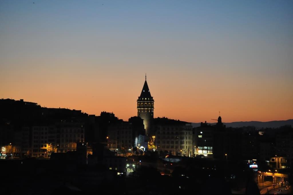 Apartment Deniz Manzarasi, Marti Sesleri Esliginde Istanbul