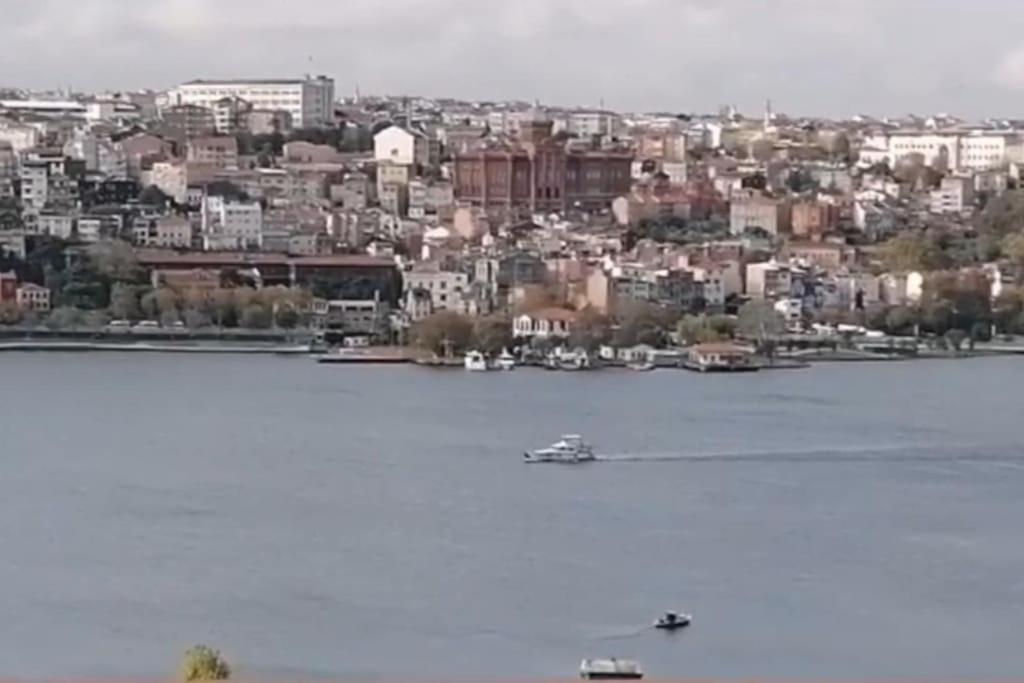 Apartment Deniz Manzarasi, Marti Sesleri Esliginde