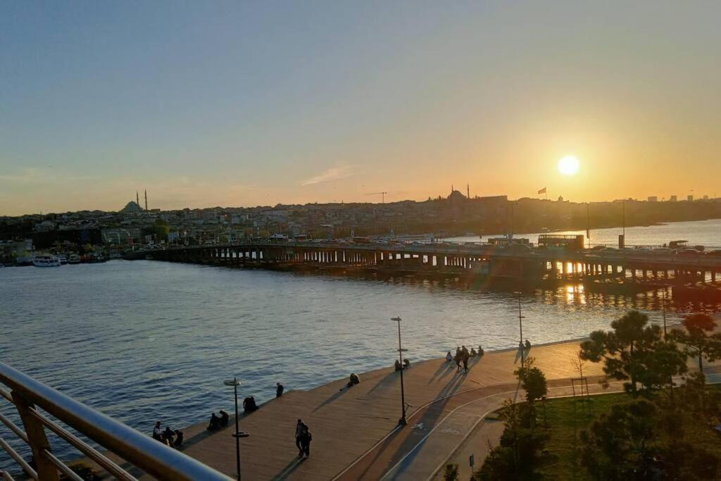 Apartment Central Apartament 4' Galata Tower Granbazaar 2' Sea 4' Ferry/metro/tram