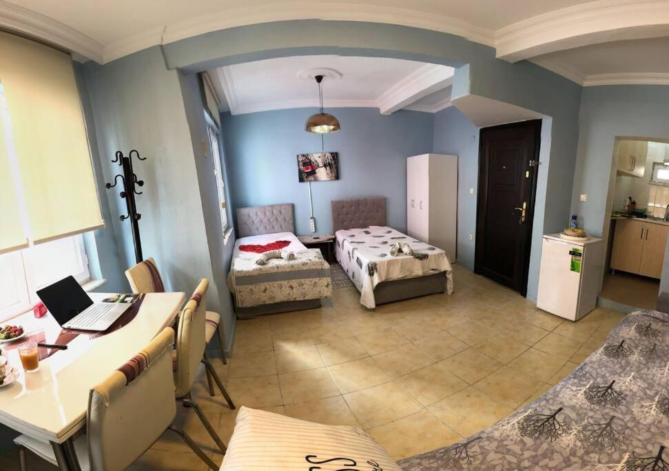 Apartment Central Apartament 4' Galata Tower Granbazaar 2' Sea 4' Ferry/metro/tram *