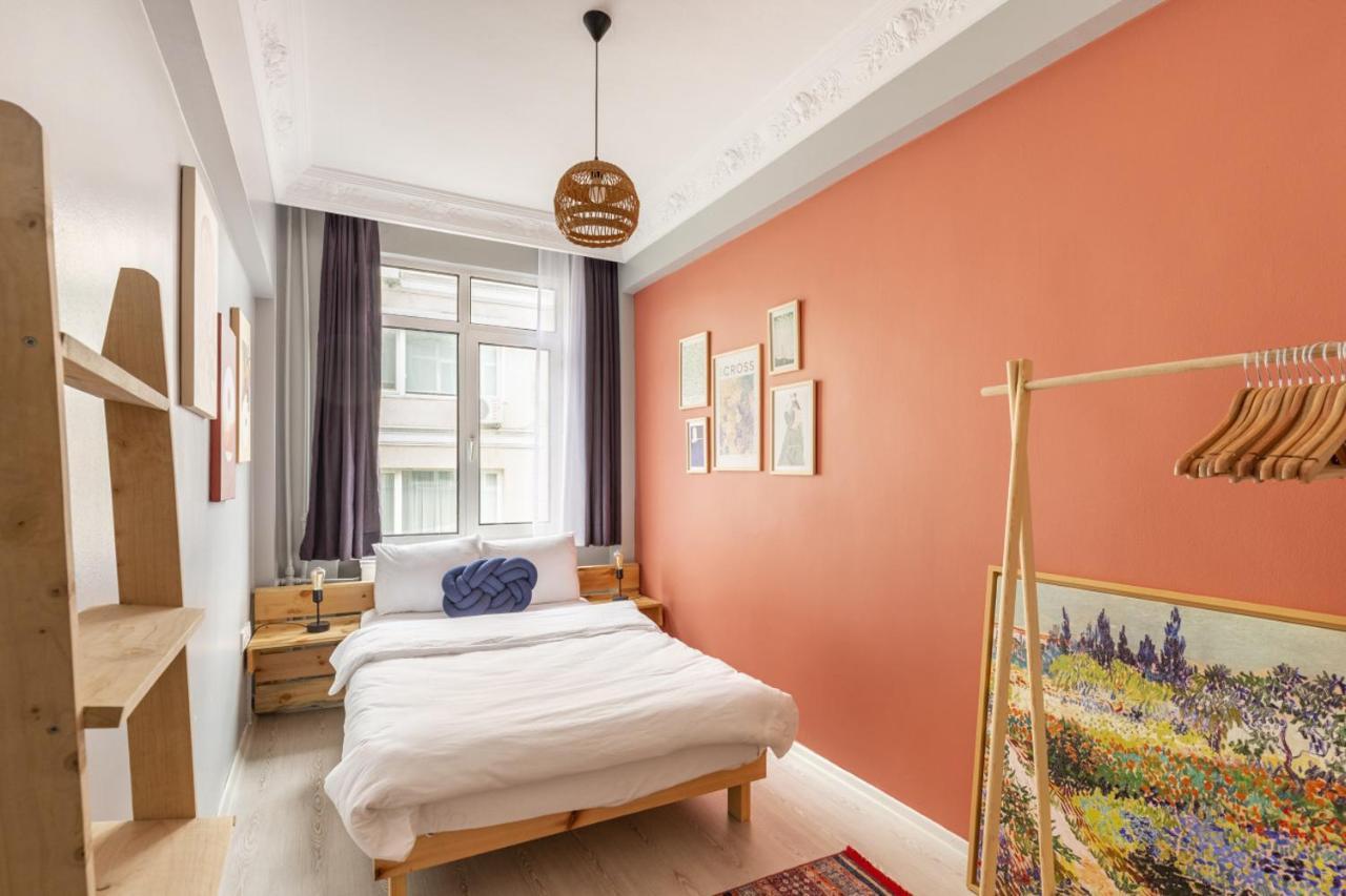 Bohemian Flat In Nisantasi With Location Istanbul