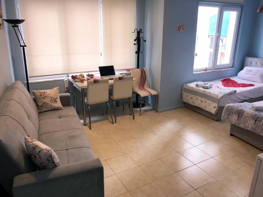 Central Apartament 4' Galata Tower Granbazaar 2' Sea 4' Ferry/metro/tram Apartment