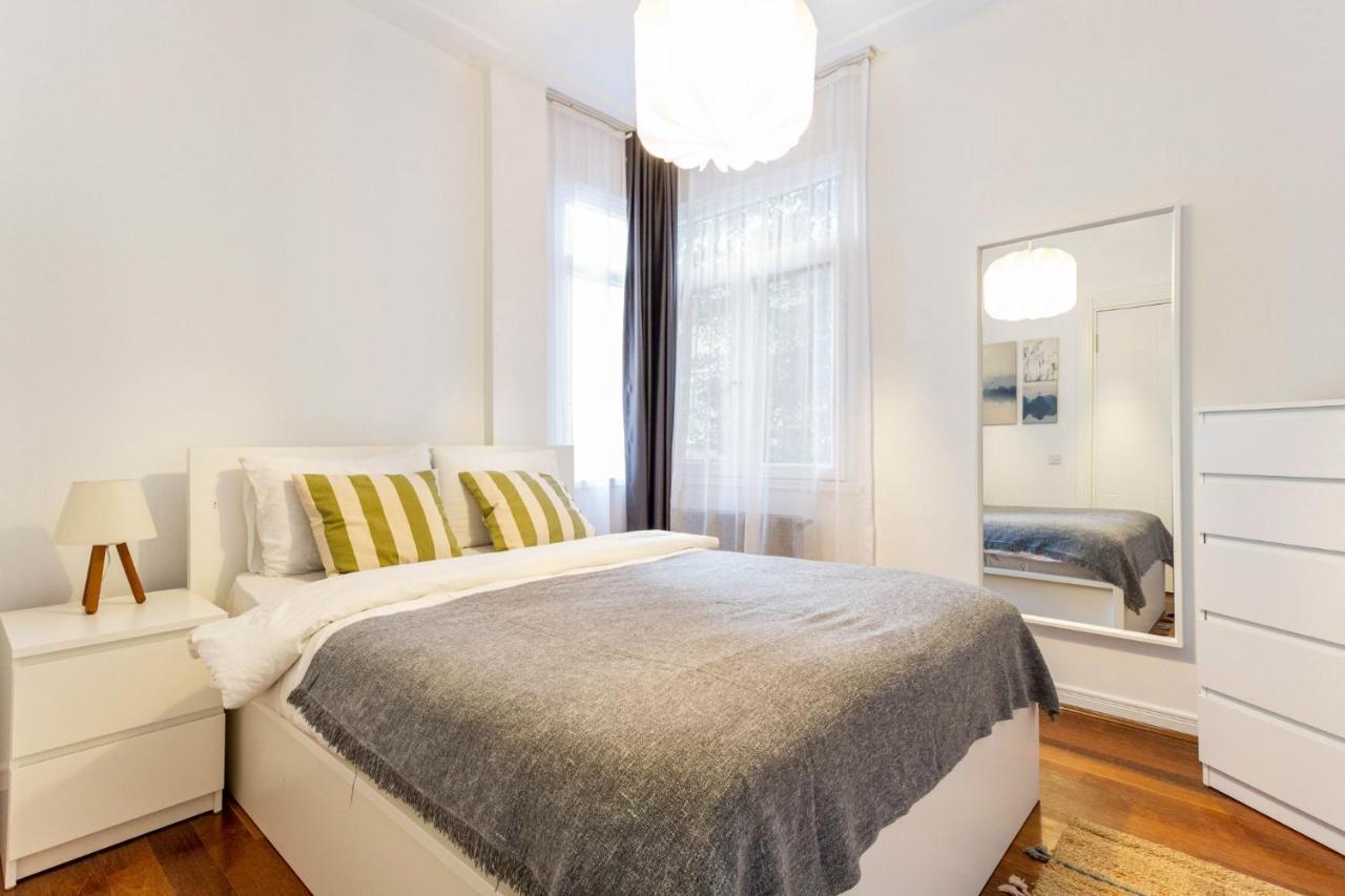 Exquisite Flat Near Bagdat Street In Kadikoy Apartment