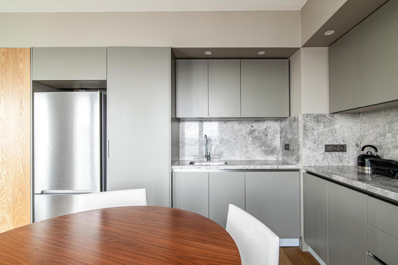 Flat With Panoramic Bosphorus View In Cihangir Daire *