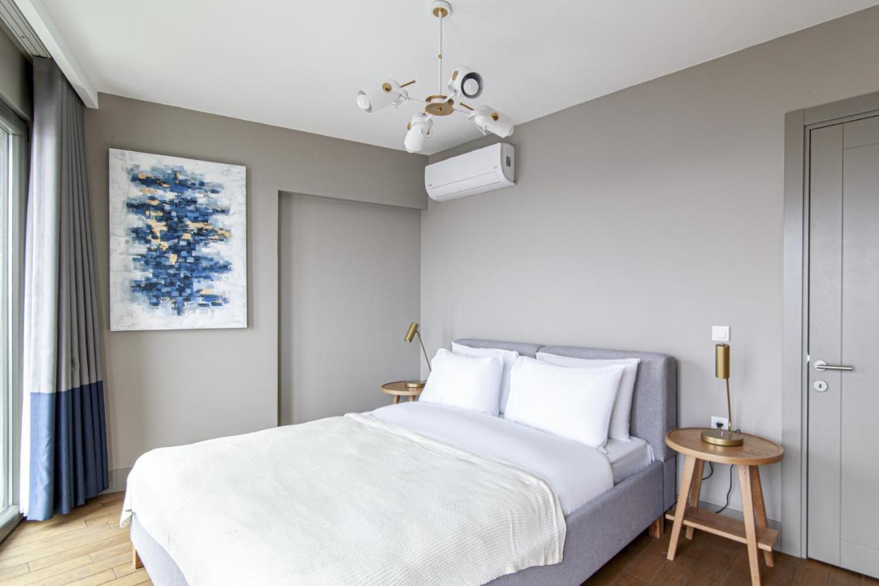 Flat With Panoramic Bosphorus View In Cihangir *