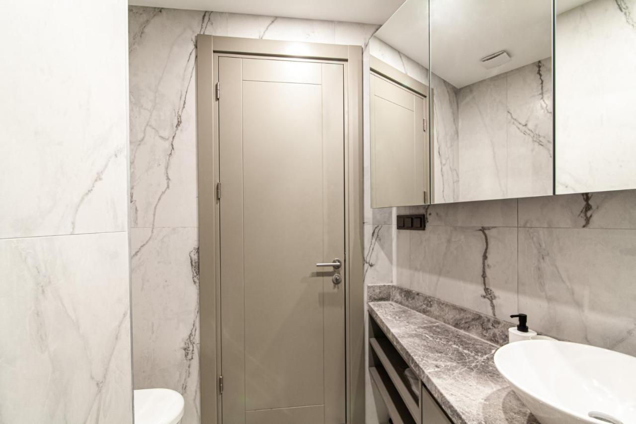 Flat With Panoramic Bosphorus View In Cihangir