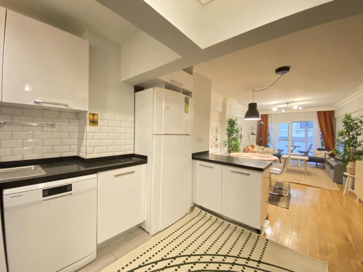 Charming And Central Flat With Balcony In Beyoglu *