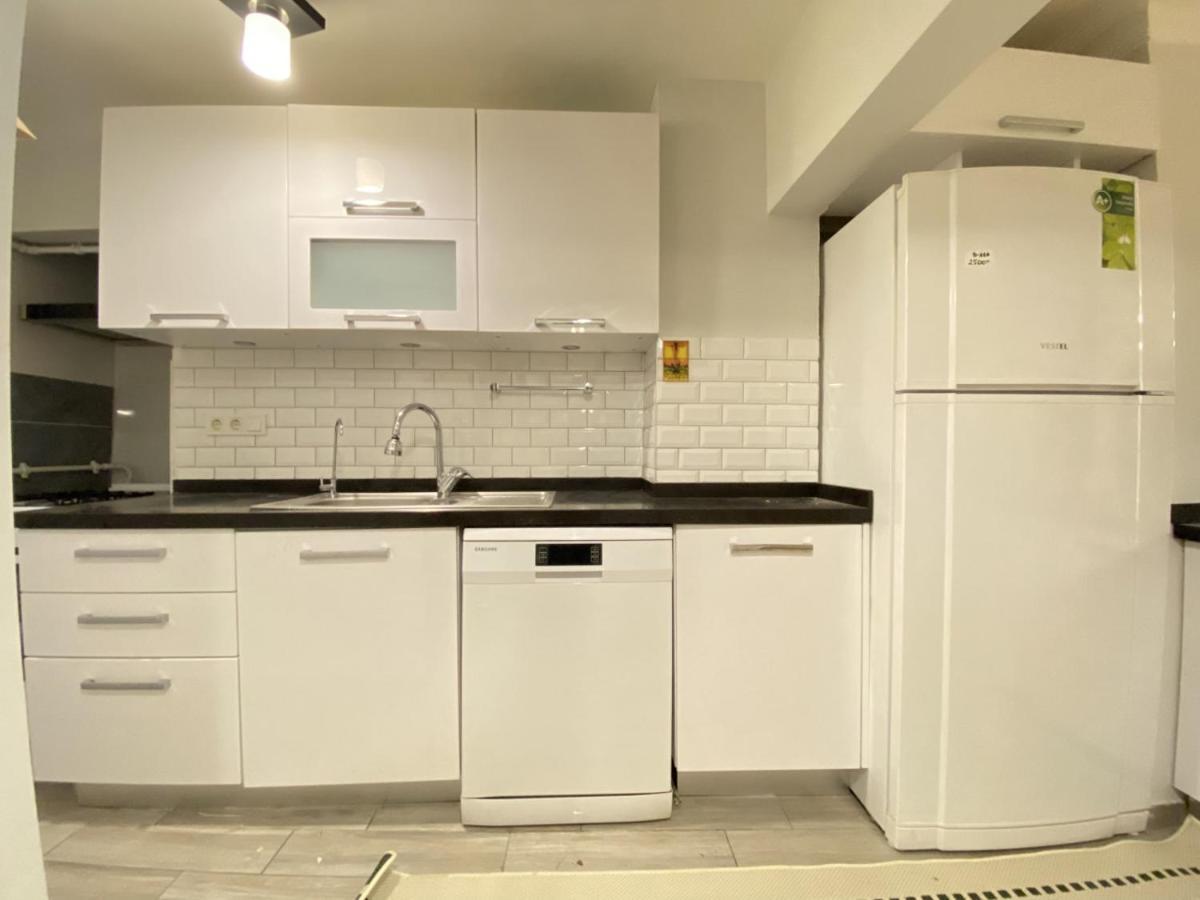 Apartment Charming And Central Flat With Balcony In Beyoglu