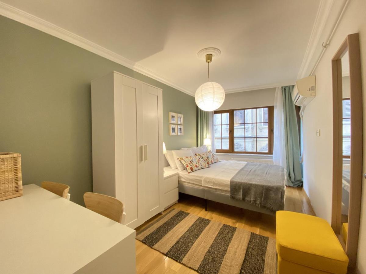 Charming And Central Flat With Balcony In Beyoglu Apartment Istanbul