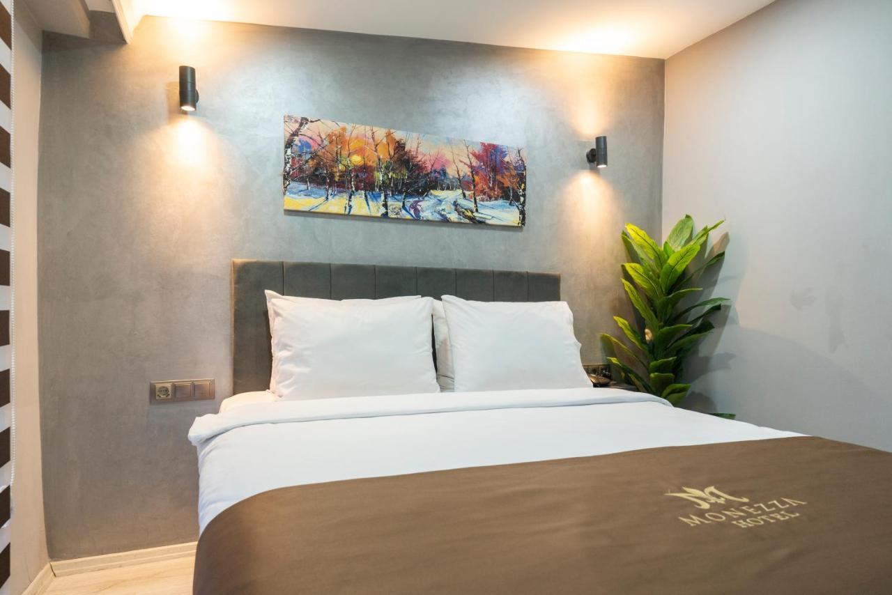 Monezza Avcilar Hotel 3*