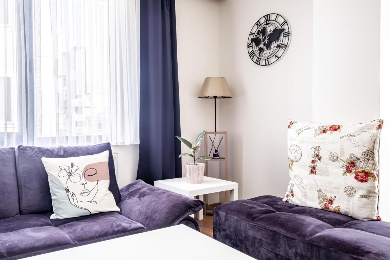 Flat In Maltepe With Balcony Near Shopping Malls Apartment Istanbul