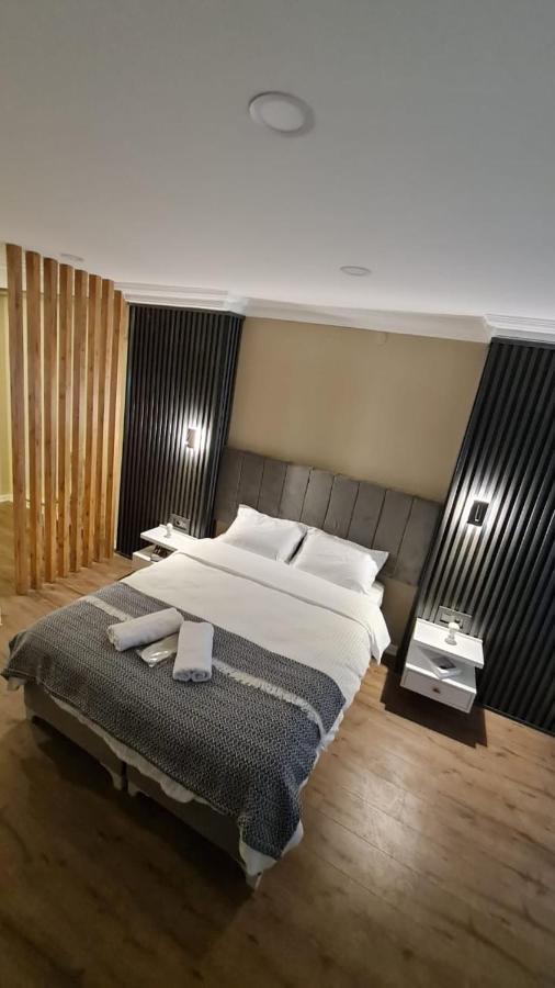 Golden Arrow Suites Apartment *