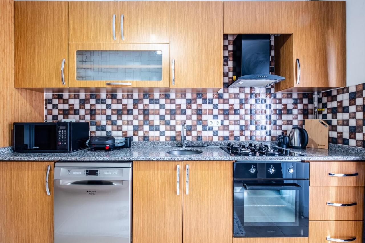 Apartment Flat In Maltepe With Balcony Near Shopping Malls *