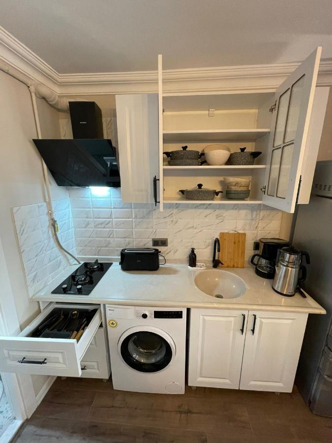 Golden Arrow Suites Apartment *