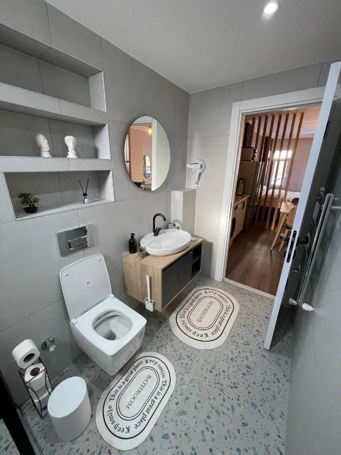 Golden Arrow Suites Apartment