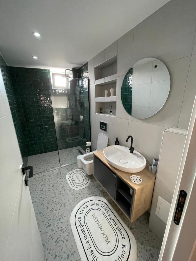 Golden Arrow Suites Apartment *