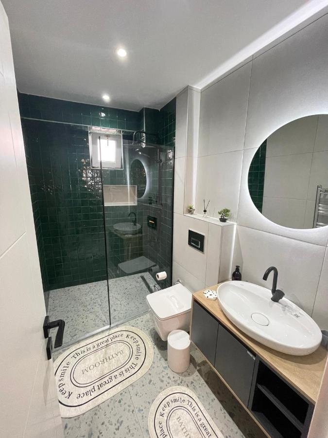 Golden Arrow Suites *