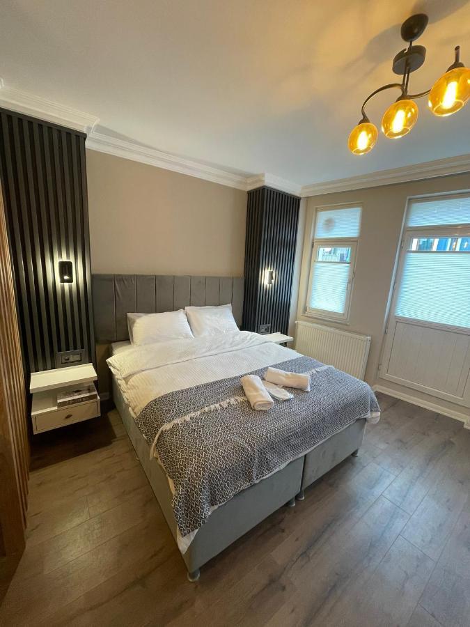 Golden Arrow Suites *