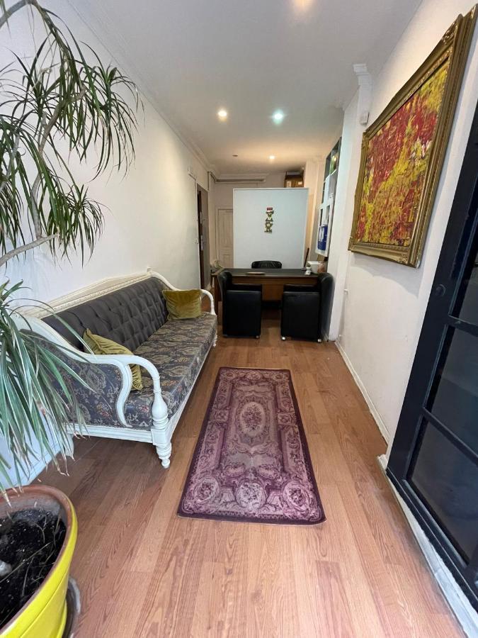 Golden Arrow Suites Apartment