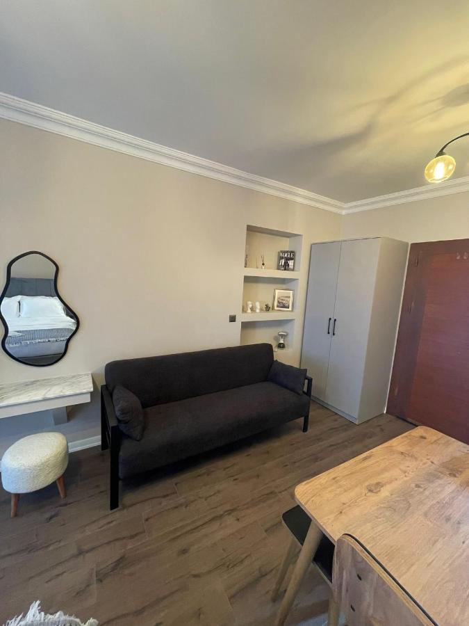 Golden Arrow Suites Apartment *