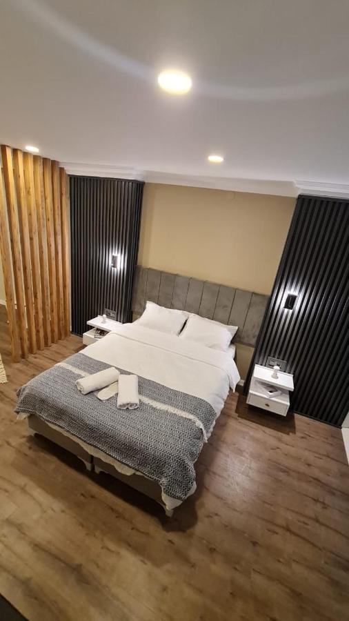Golden Arrow Suites *