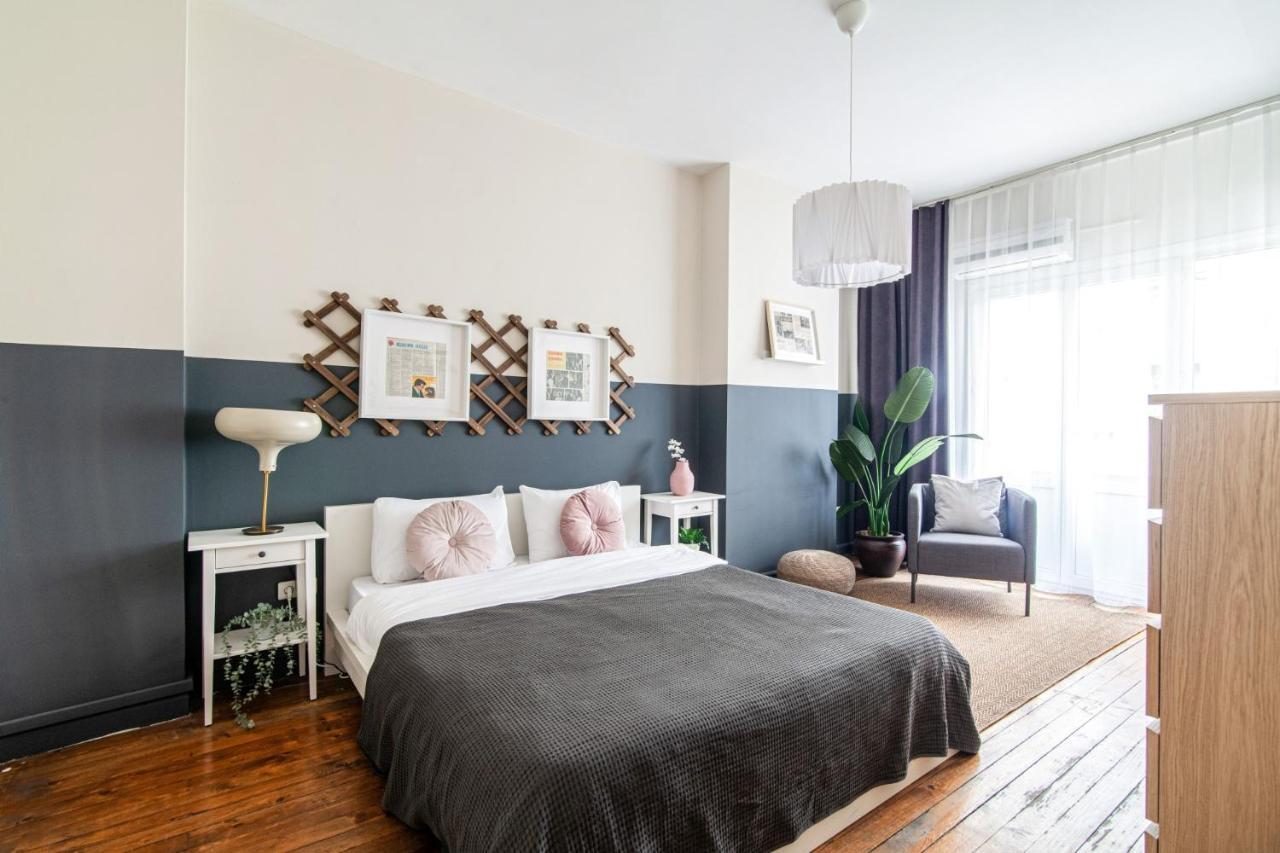 Sleek Flat Within Walking Distance To Pera Museum Daire İstanbul