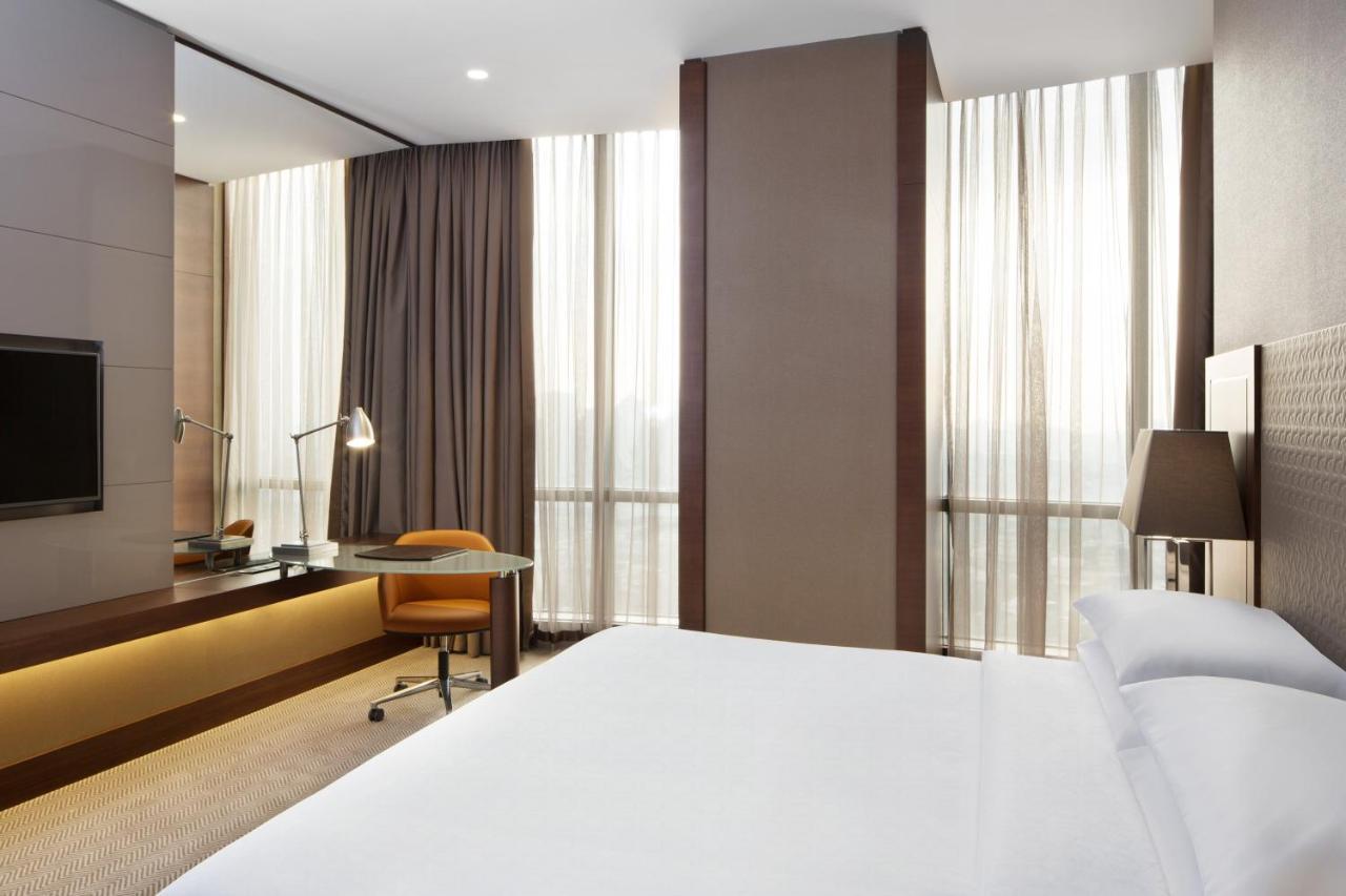 Sheraton Grand Atasehir 5*