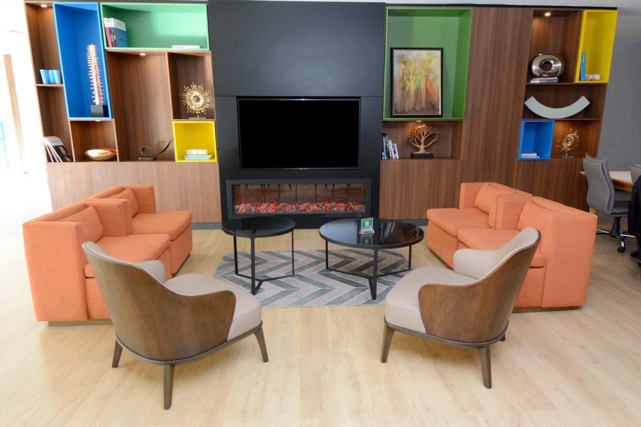 Hotel By Ihg