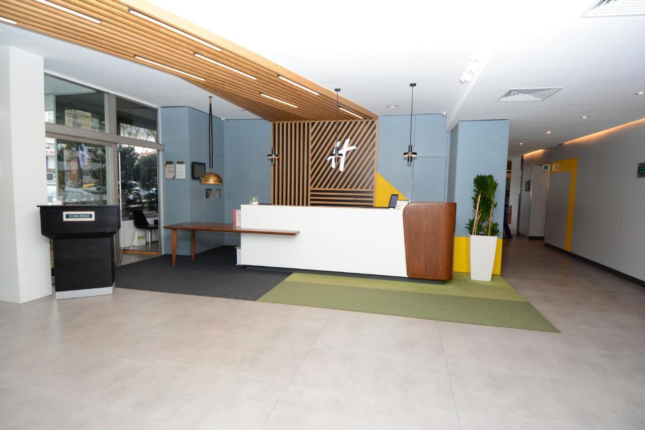 Hotel By Ihg
