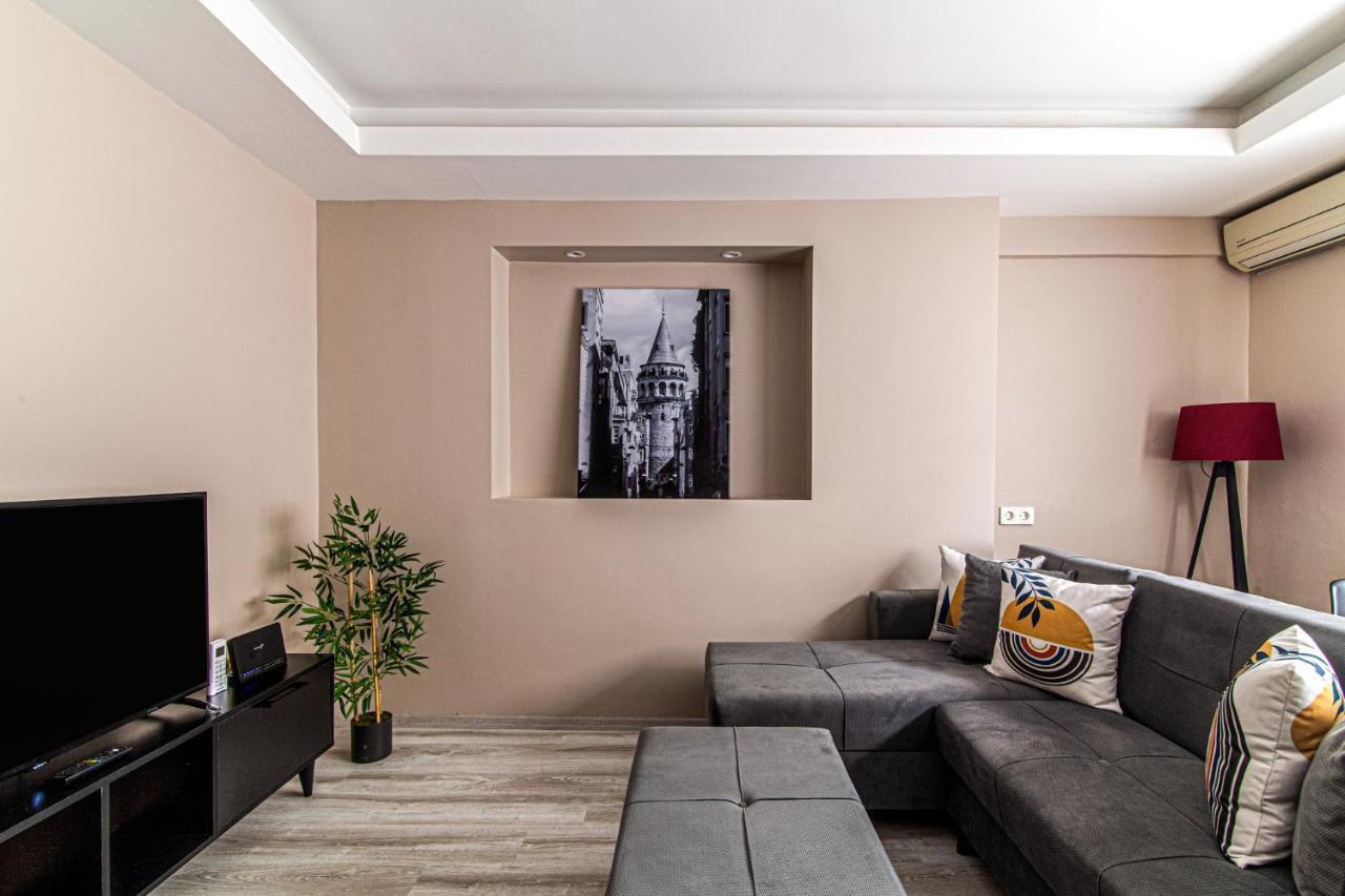 Flat Near Taksim Square With Balcony Apartment Istanbul
