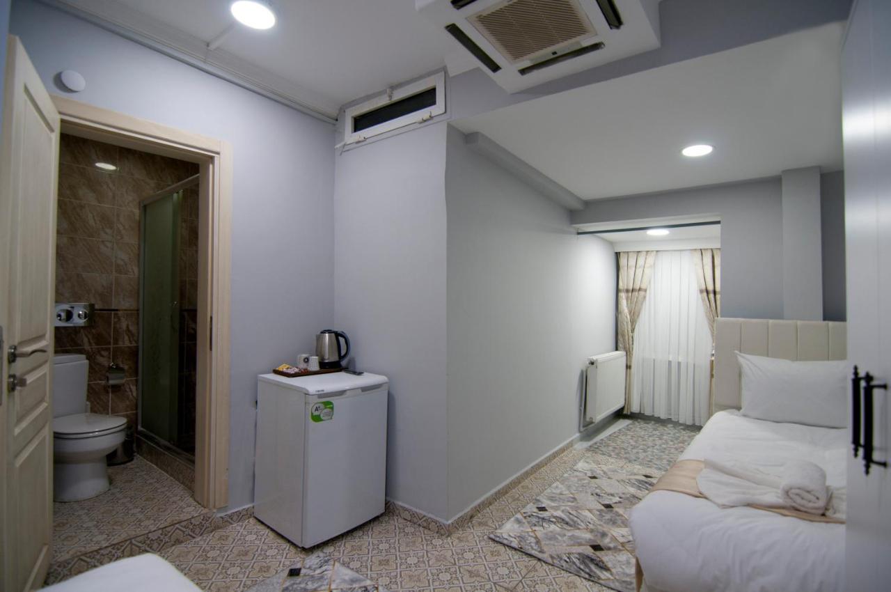 Palace 3*