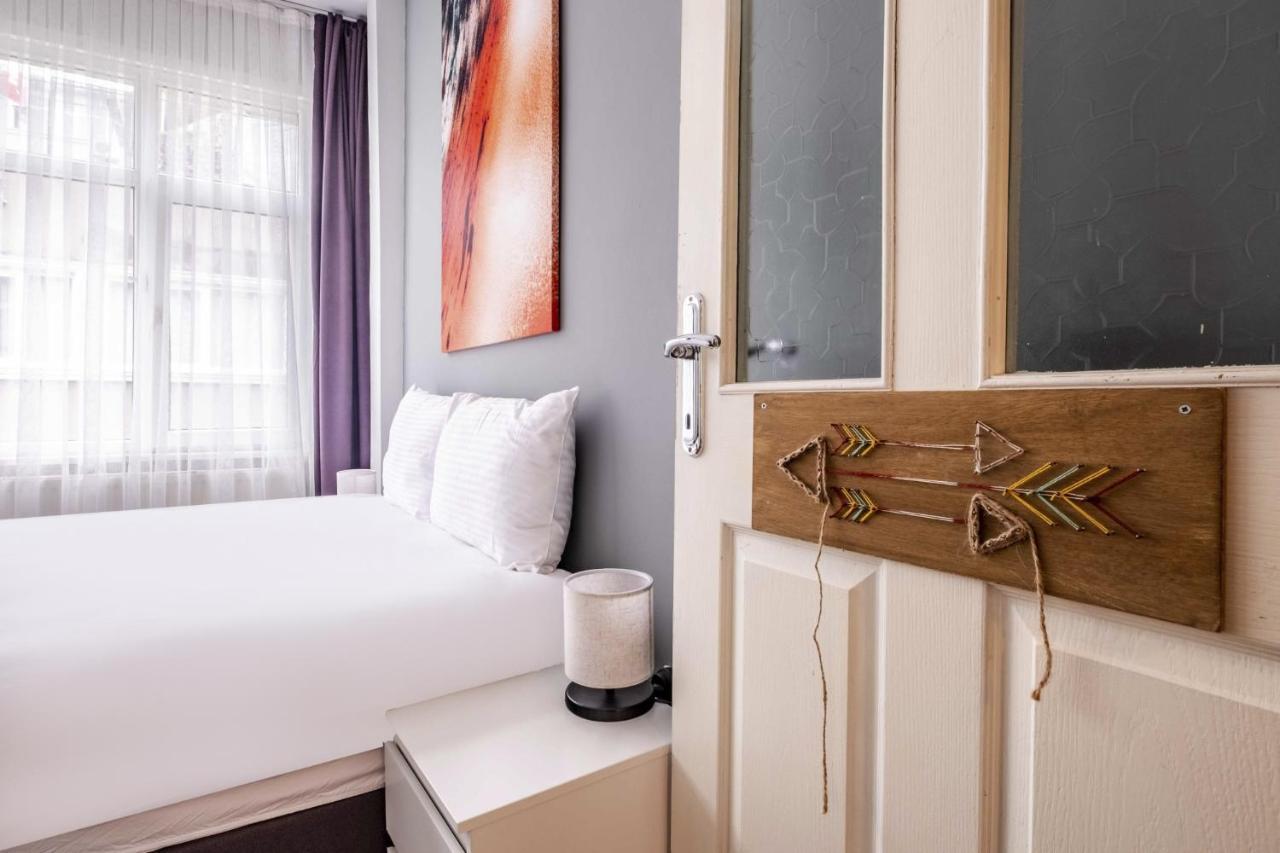 Sleek Flat With Excellent View In Cihangir * Istanbul