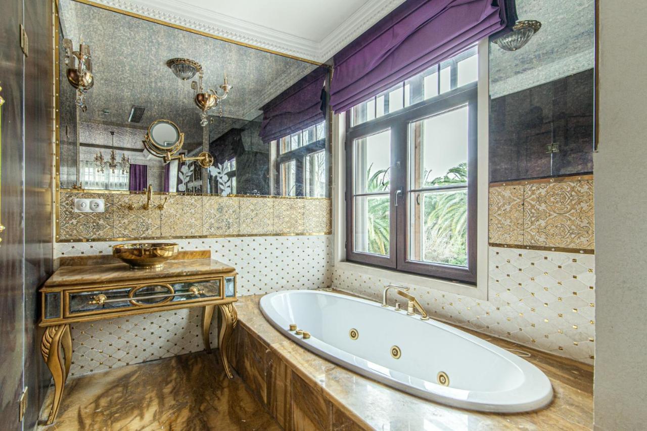 In Historic Mansion In Beylerbeyi * Istanbul