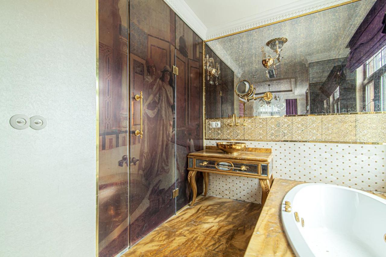 In Historic Mansion In Beylerbeyi Istanbul