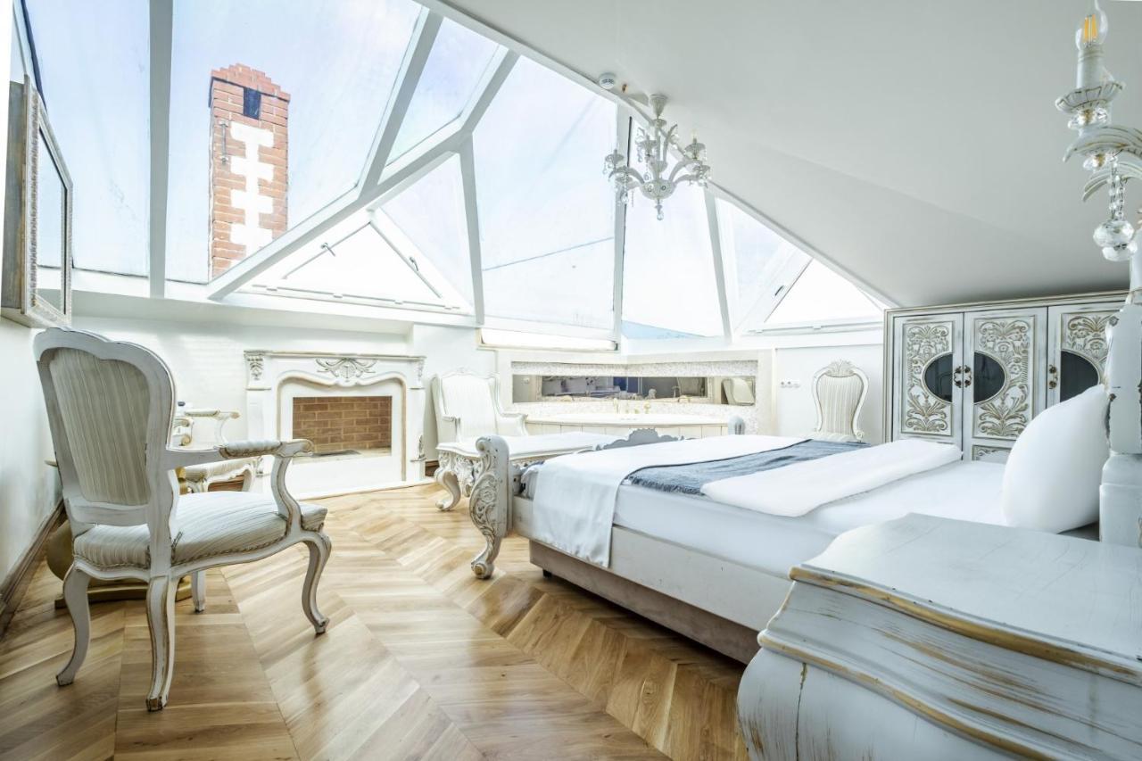 Apartment Exquisite In Historic Mansion In Beylerbeyi *