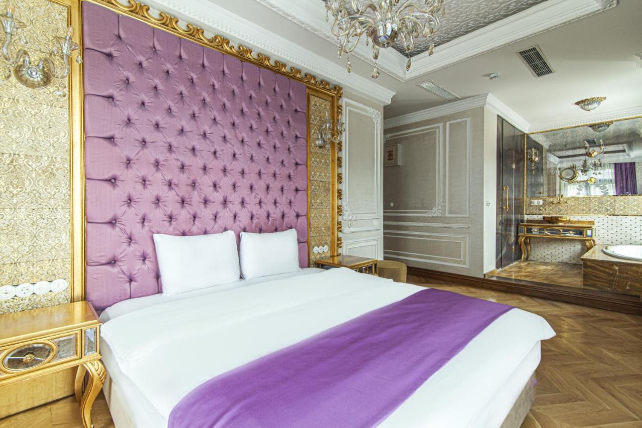 In Historic Mansion In Beylerbeyi * Istanbul