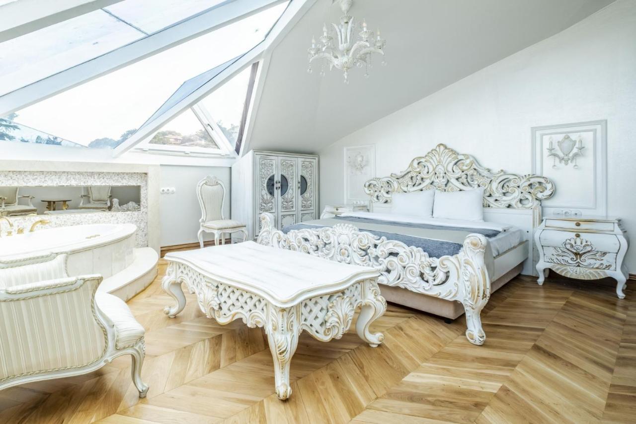 Apartment Exquisite In Historic Mansion In Beylerbeyi